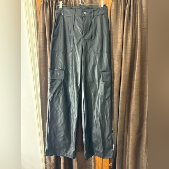 Women’s Wild Fable black  Cargo High-Rise Wide Leg Faux Leather Pants Sz XS - Picture 1 of 4